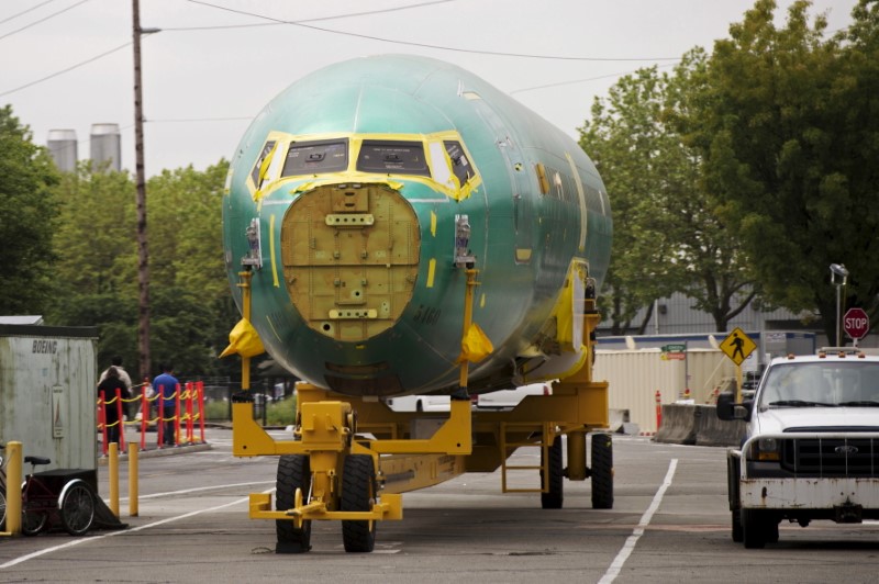 © Reuters. A Boeing 737 aircraft fuselage is seen at Boeing's 737 airplane factory in Renton