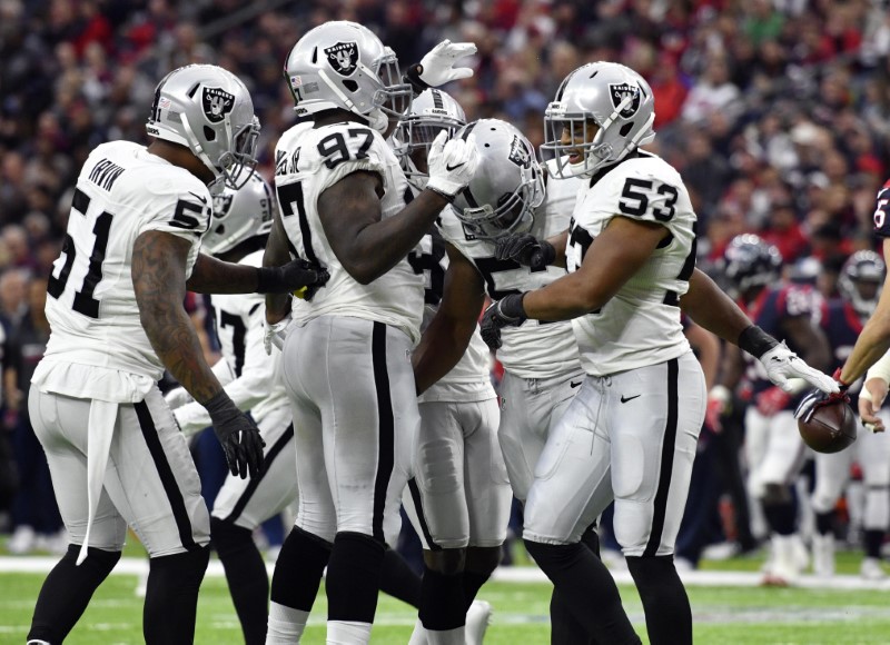 © Reuters. NFL: AFC Wild Card-Oakland Raiders at Houston Texans