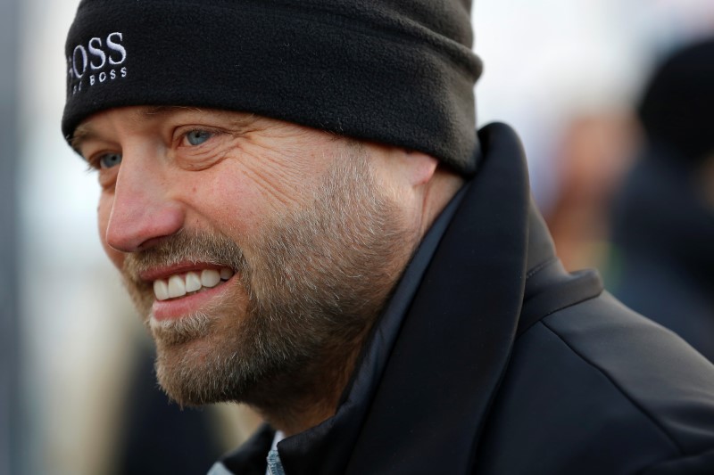 © Reuters. Skipper Alex Thomson of Britain looks on just before leaving Les Sables d'Olonne, on France's Atlantic coast, to start in the Vendee Globe sailing race