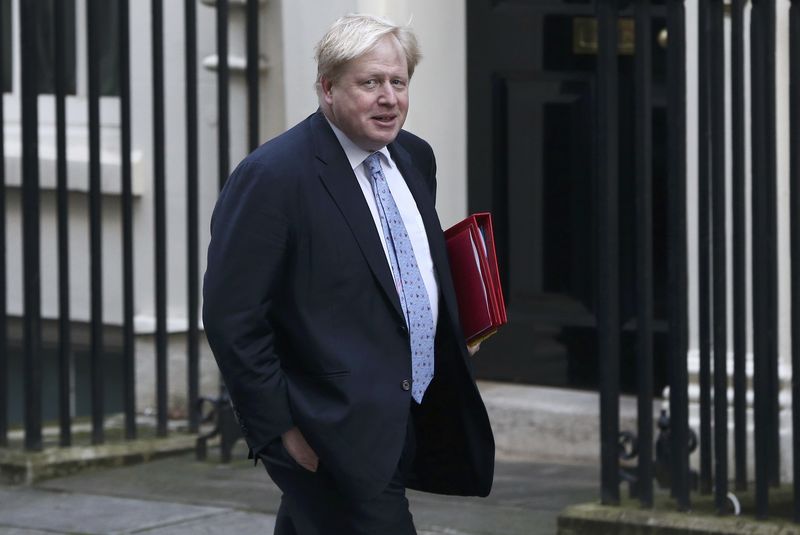 © Reuters. Britain's Foreign Secretary Boris Johnson arrives for a cabinet meeting in Downing Street, London