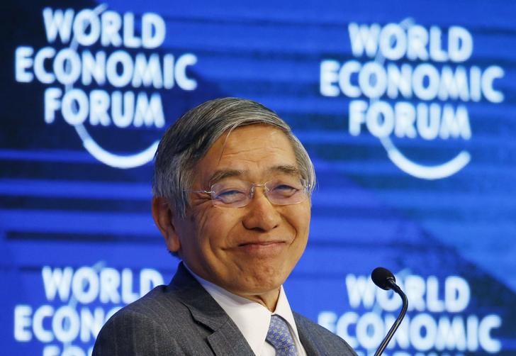 © Reuters. Kuroda Governor of the Bank of Japan attends the WEF annual meeting in Davos