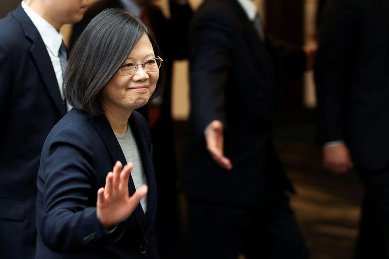 © Reuters. Taiwan President Tsai Ing-wen leaves a luncheon during a stop-over after her visit to Latin America in Burlingame