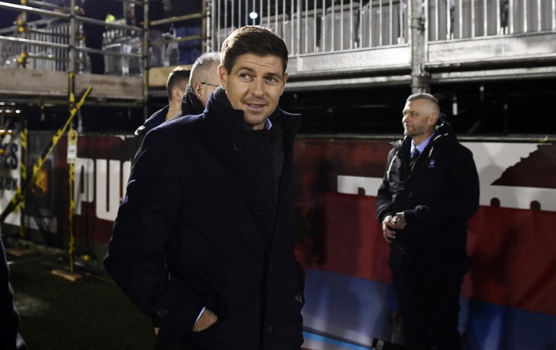 © Reuters. Former Liverpool player Steven Gerrard arrives before the match