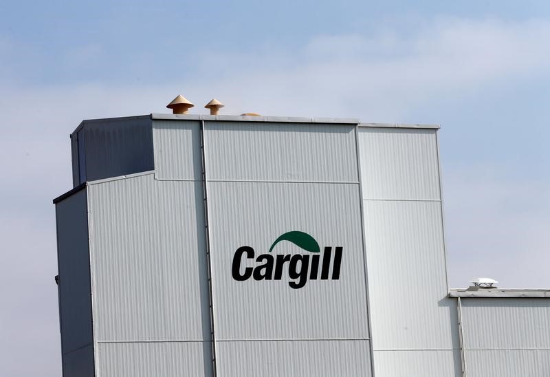 © Reuters. A Cargill logo is pictured on the Provimi Kliba and Protector animal nutrition factory in Lucens