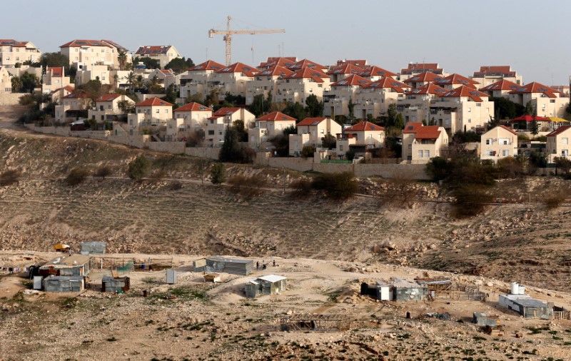 © Reuters. A general view shows the Israeli settlement of Maale Adumim in the occupied West Bank, near Jerusalem