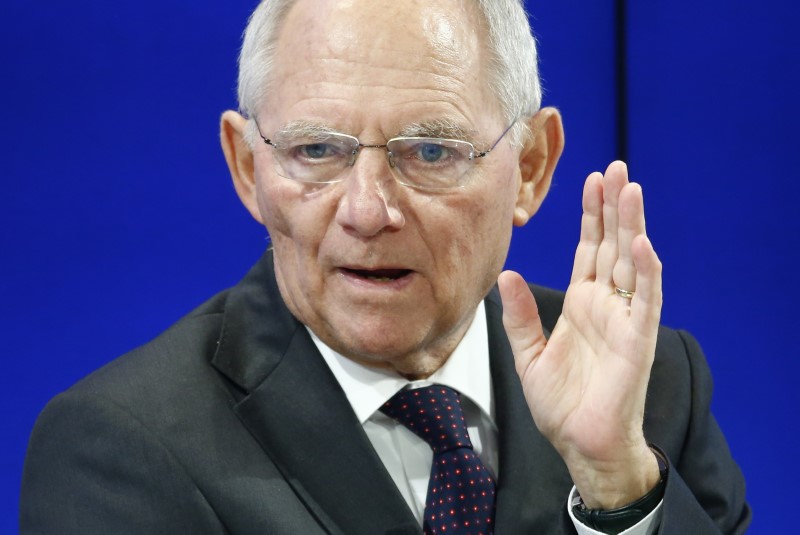 © Reuters. German Finance Minister Schaeuble attends the WEF annual meeting in Davos