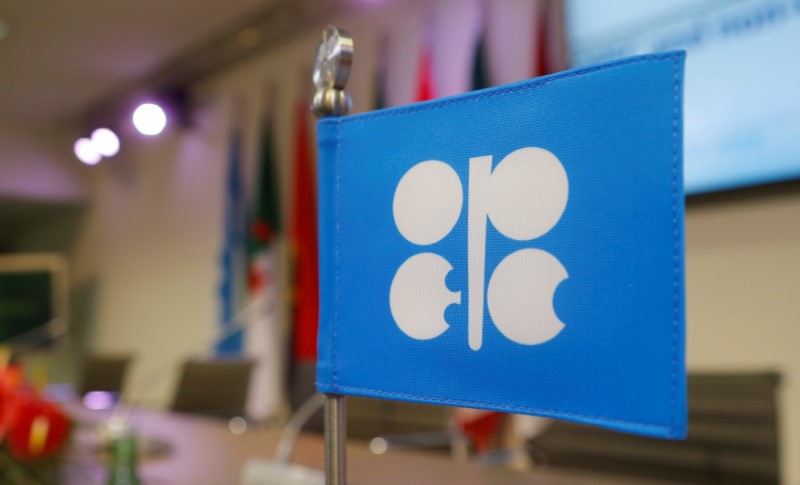 © Reuters. La OPEP y otros productores comprueban la eficacia del recorte de producción