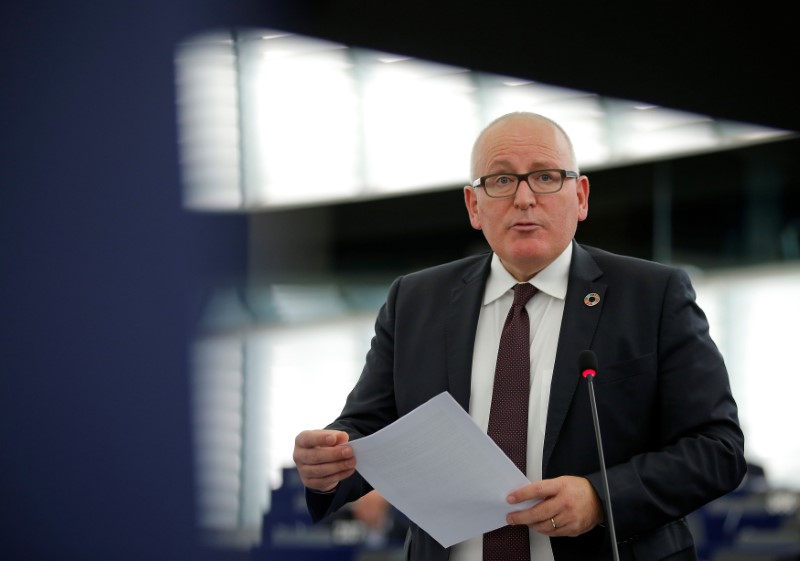 © Reuters. Vice-presidente da Comissão Europeia, Frans Timmermans, durante evento na França