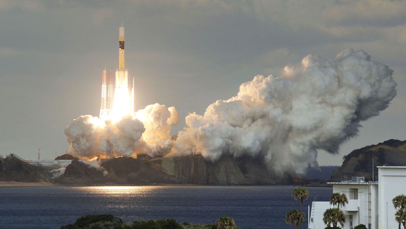 © Reuters. Lançamento de primeiro satélite de comunicação militar do Japão em Tanegashima