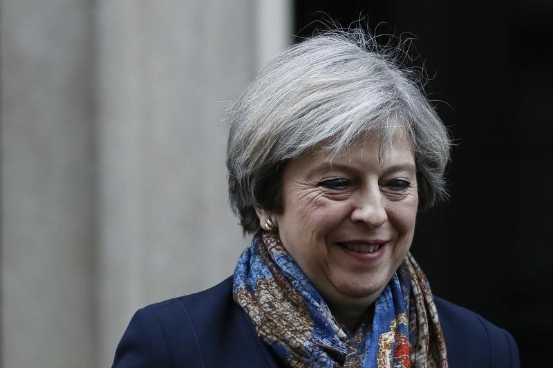 © Reuters. May iniciará trámites el jueves para que el Parlamento autorice el Brexit