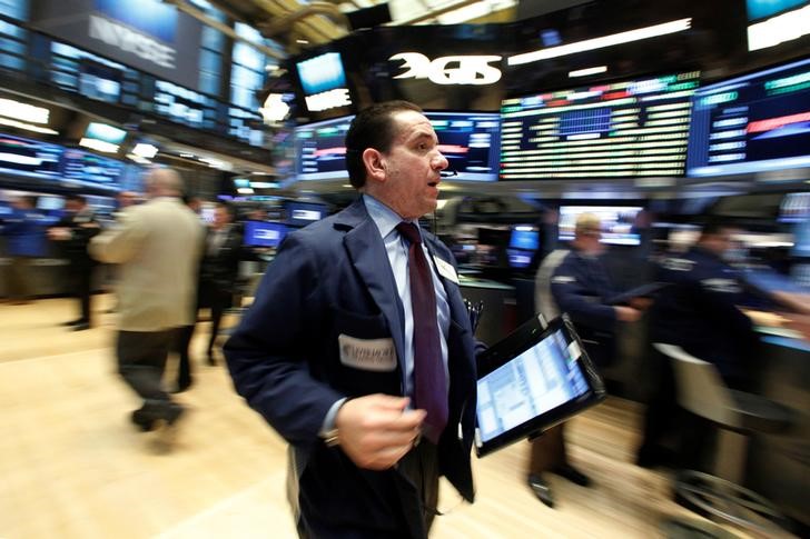 © Reuters. El índice Dow Jones supera la marca histórica de los 20.000 puntos