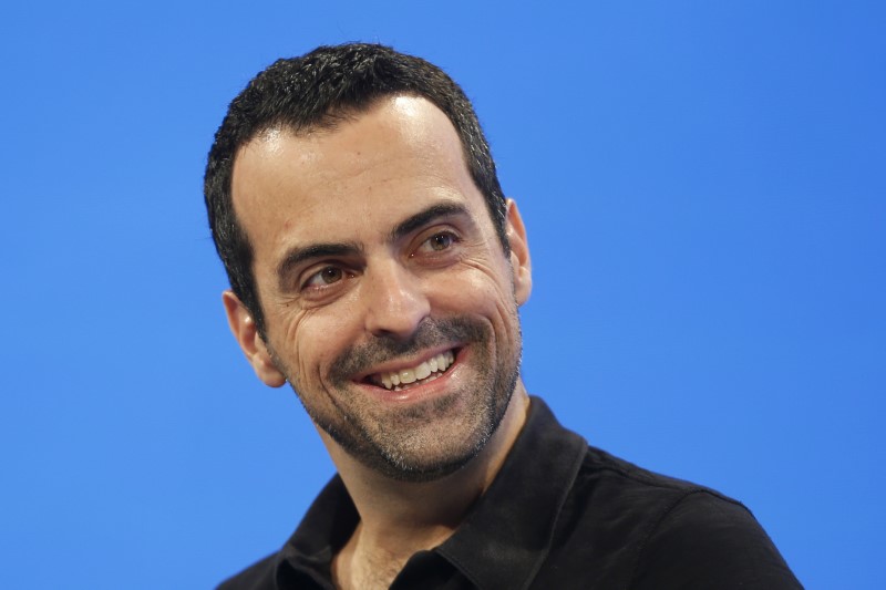 © Reuters. Xiaomi Vice President Hugo Barra speaks at the WSJD Live conference in Laguna Beach