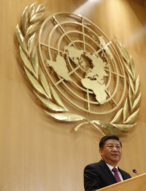 © Reuters. Chinese President Xi delivers a speech during a high-level event in the Assembly Hall at the United Nations European headquarters in Geneva