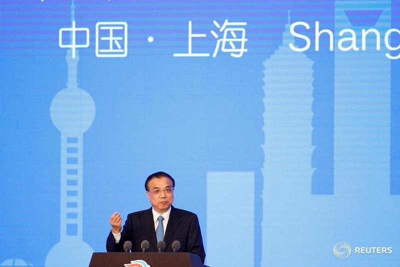 © Reuters. China's Premier Li Keqiang speaks during  he opening ceremony of the 9th Global Conference on Health Promotion in Shanghai