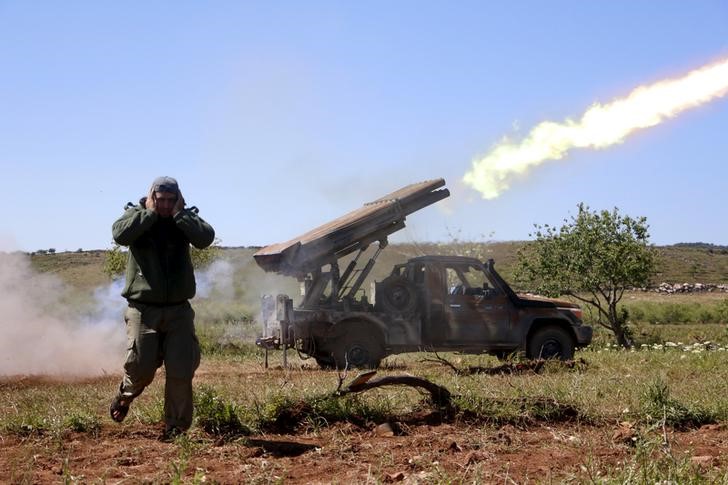 © Reuters. فصائل سورية مقاتلة تنضم لأحرار الشام في مواجهة هجوم فتح الشام