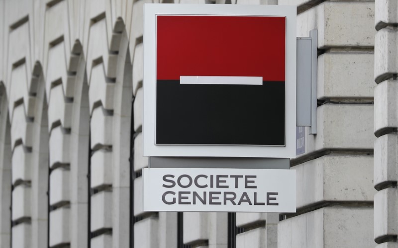 © Reuters. CEO Collardi of Swiss private bank Julius Baer addresses a news conference in Zurich