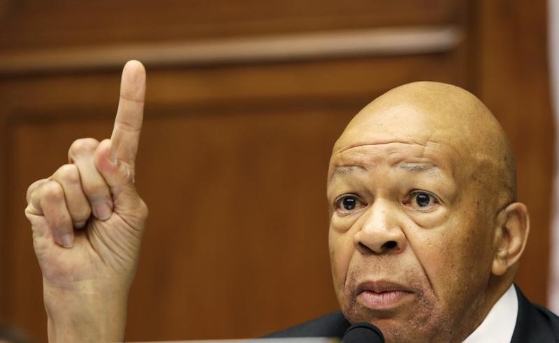 © Reuters. Ranking member of House Committee on Oversight and Government Reform Cummings questions Planned Parenthood president Richards in Washington