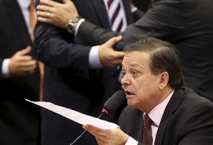 © Reuters. Deputado Jovair Arantes durante sessão da comissão de impeachment em Brasília