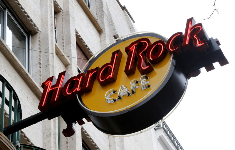 © Reuters. FILE PHOTO -  View of the logo of the Hard Rock cafe in Paris