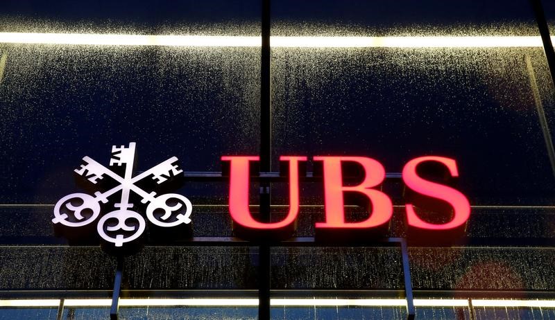 © Reuters. UBS muestra optimismo a pesar del descenso del 47% en su beneficio anual
