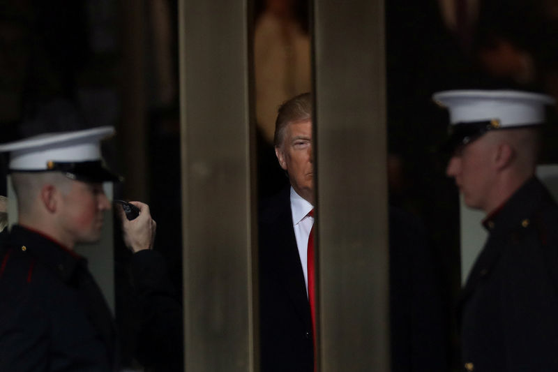 © Reuters. U.S. President-elect Donald Trump arrives at inauguration ceremonies swearing him in as president on the West front of the U.S. Capitol in Washington, U.S.