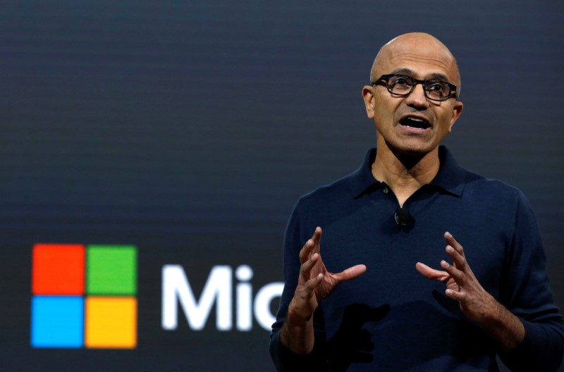 © Reuters. Microsoft CEO Satya Narayana Nadella speaks at Microsoft's live event in New York