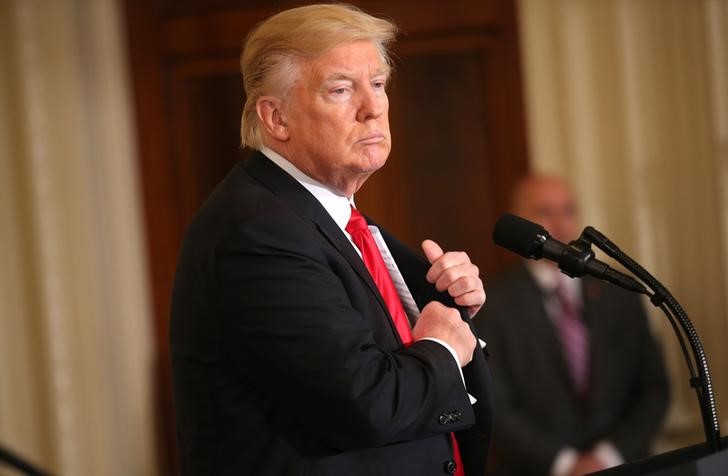 © Reuters. Trump durante entrevista em Washington