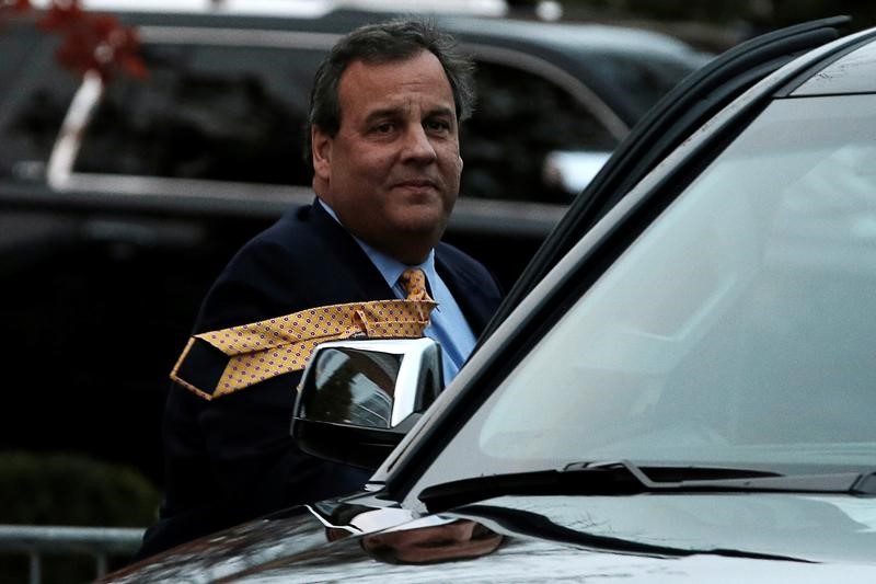 © Reuters. New Jersey Governor Chris Christie departs after meeting with U.S. President-elect Donald Trump at Trump National Golf Club in Bedminster