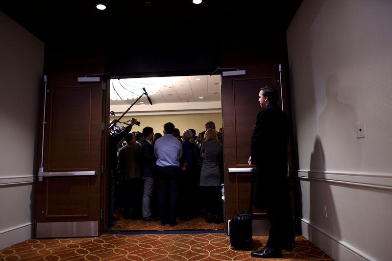 © Reuters. U.S. Representative Adam Kinzinger is surrounded by media during the 2017 "Congress of Tomorrow" Joint Republican Issues Conference in Philadelphia, Pennsylvania