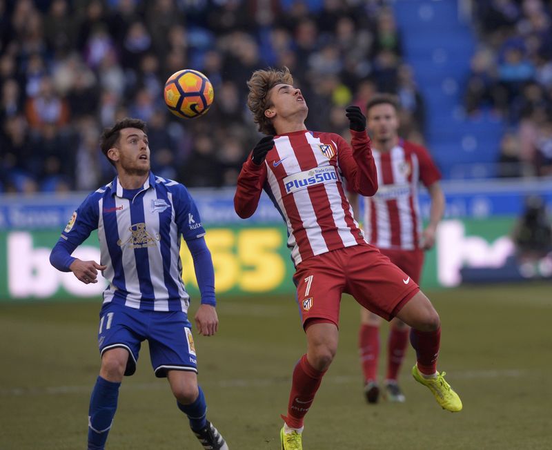 © Reuters. Football Soccer - Deportivo Alaves v Atletico Madrid - Spanish Liga Santander