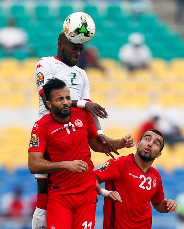 © Reuters. تونس تسقط أمام بوركينا فاسو وتودع كأس الأمم الافريقية