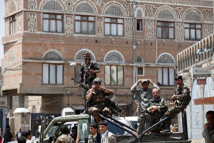 © Reuters. الرئيس اليمني يأمر بنقل مقر البرلمان إلى عدن