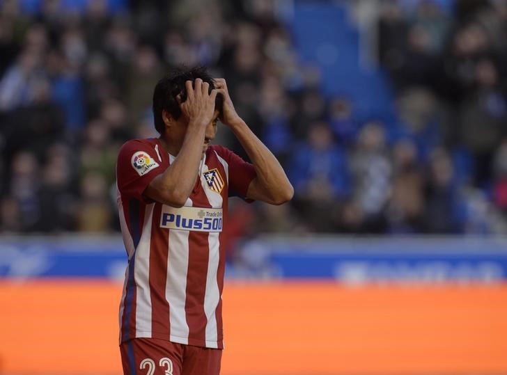 © Reuters. El Atlético consigue un deslucido empate contra el Alavés