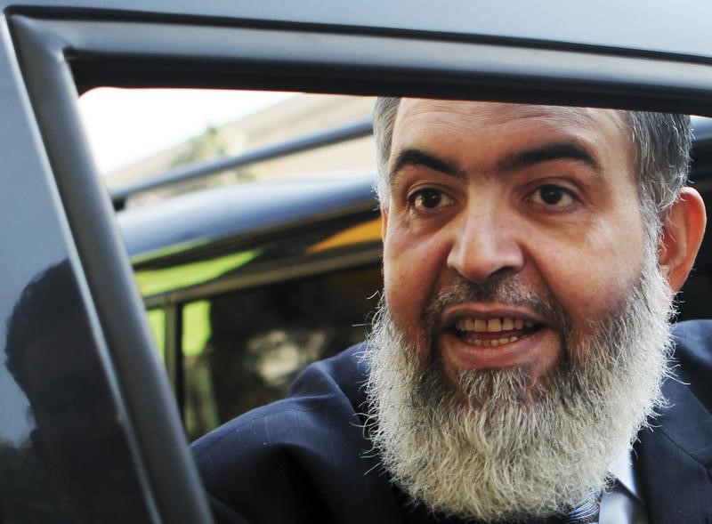 © Reuters. حكم جديد بسجن السياسي والداعية السلفي أبو إسماعيل في مصر