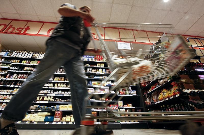 © Reuters. L'INFLATION ALLEMANDE ATTENDUE AU PLUS HAUT DEPUIS QUATRE ANS