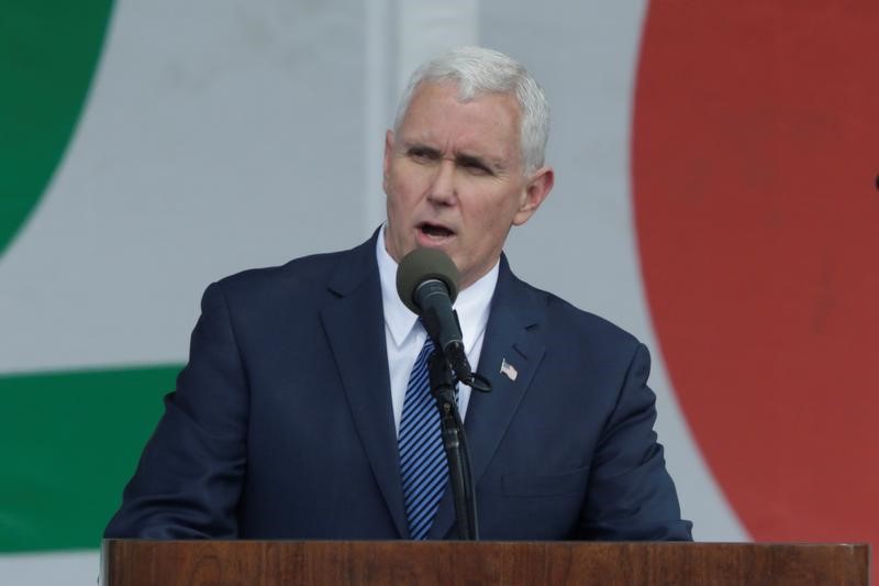 © Reuters. U.S. Vice President Mike Pence speaks at the annual March for Life rally in Washington
