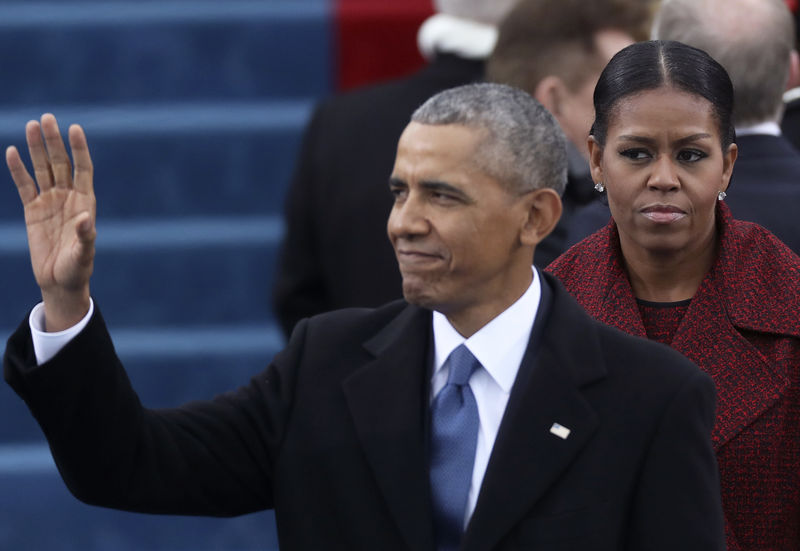© Reuters. President Barack Obama and First Lady Michelle Obama look on at inauguration ceremonies swearing in Donald Trump as the 45th president of the United States on the West front of the U.S. Capitol in Washington