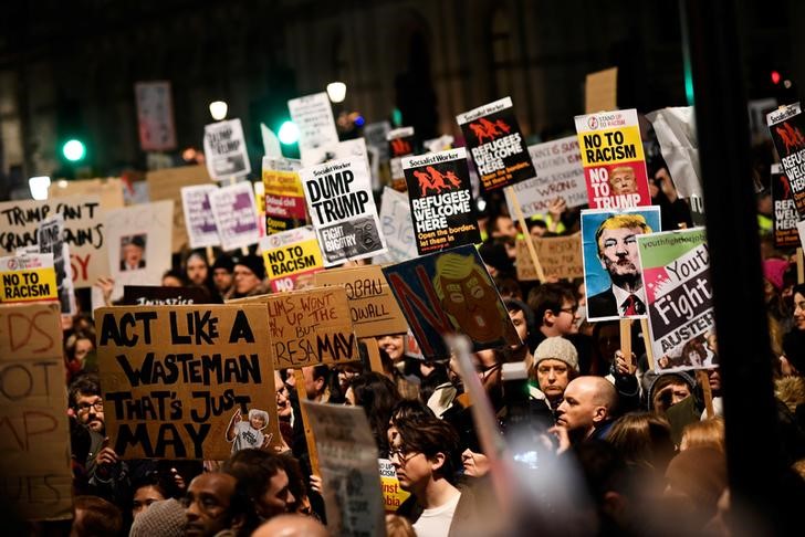 © Reuters. Protesto em Londres contra Trump