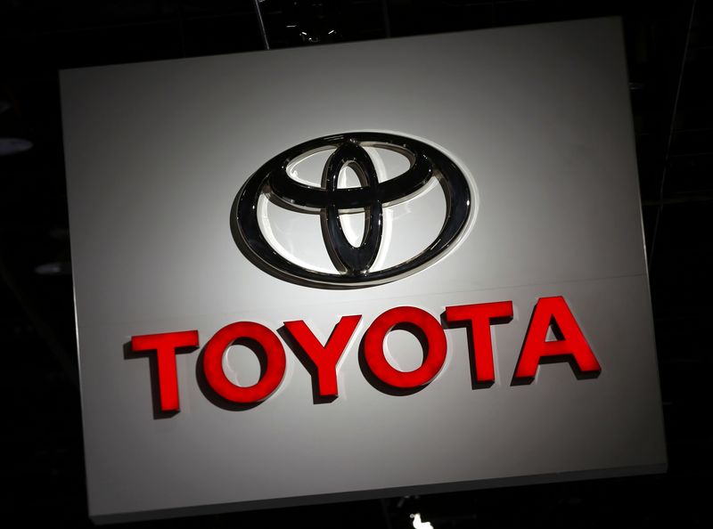 © Reuters. FILE PHOTO - The Toyota logo is seen at the company's display during the North American International Auto Show in Detroit