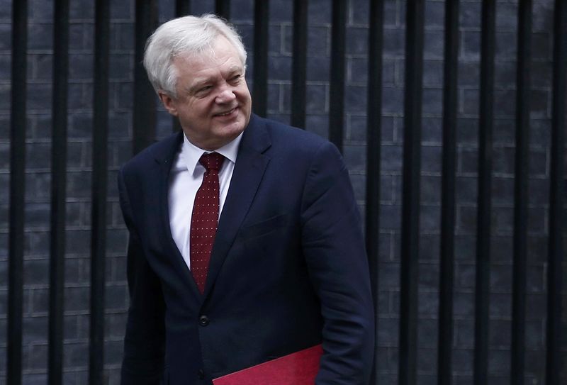 © Reuters. Britain's Secretary of State for Leaving the EU David Davis arrives for a cabinet meeting in Downing Street, London