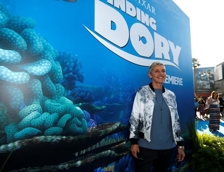 © Reuters. DeGeneres posa em lançamento de "Procurando Dory" em Hollywood