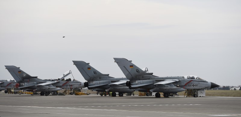 © Reuters. German Tornado jets are pictured on the ground at the air base in Incirlik