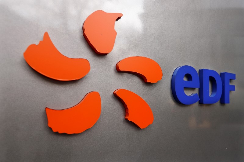 © Reuters. The logo of France's state-owned electricity company EDF is seen on the company's headquarters in Paris