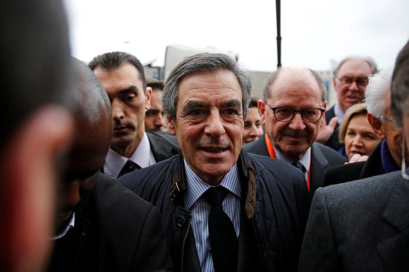 © Reuters. FILLON SOUTENU PAR LE COMITÉ EXÉCUTIF DE LR