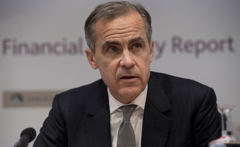 © Reuters. Governor of the Bank of England Mark Carney hosts a Financial Stability Report press conference at the Bank of England in central London