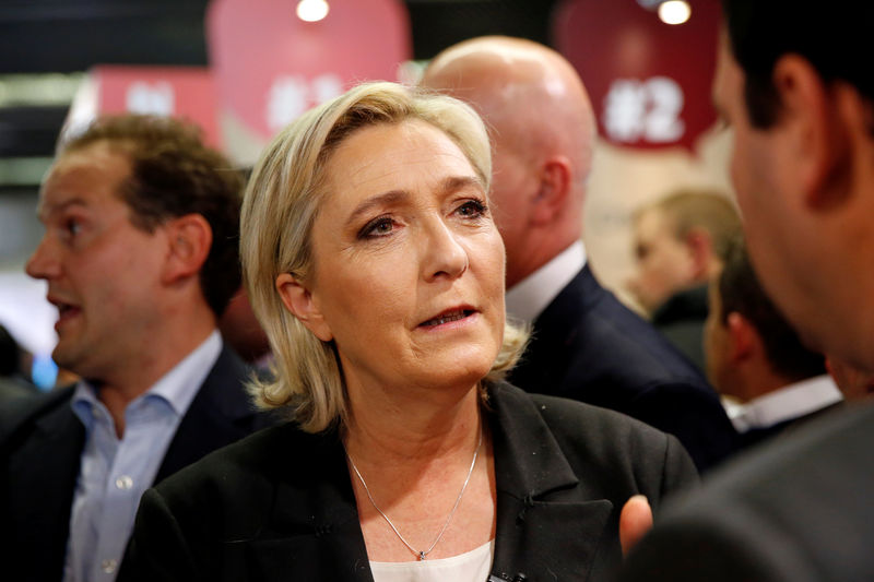 © Reuters. Marine Le Pen, French National Front (FN) political party leader and candidate for French 2017 presidential election, visits the Salon des Entrepreneurs Fair in Paris