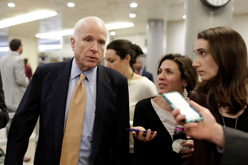 © Reuters. Senator John McCain (R-AZ) speaks to reporters  on Capitol Hill in Washington.