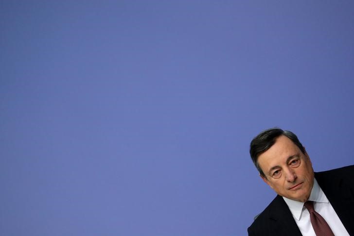 © Reuters. Zona euro, Draghi: benefici da uscita unione monetaria sono un miraggio