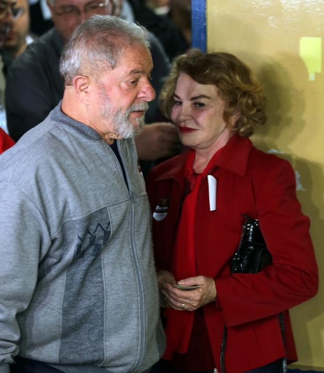 © Reuters. Ex-primeira-dama Marisa Letícia e ex-presidente Luiz Inácio Lula da Silva