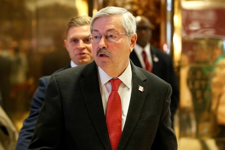 © Reuters. Governor of Iowa Terry Branstad exits after meeting with U.S. President-elect Donald Trump at Trump Tower in Manhattan, New York